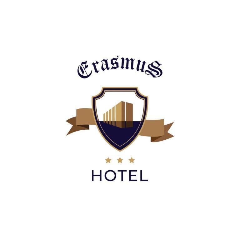 Hotel Erasmus Постойна Экстерьер фото